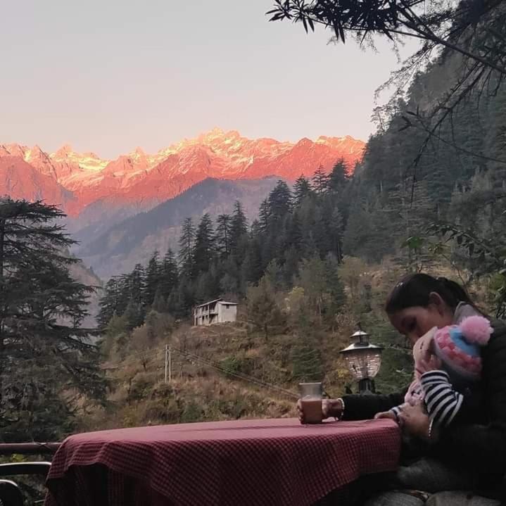 Hotel Deep Forest Kasol Esterno foto