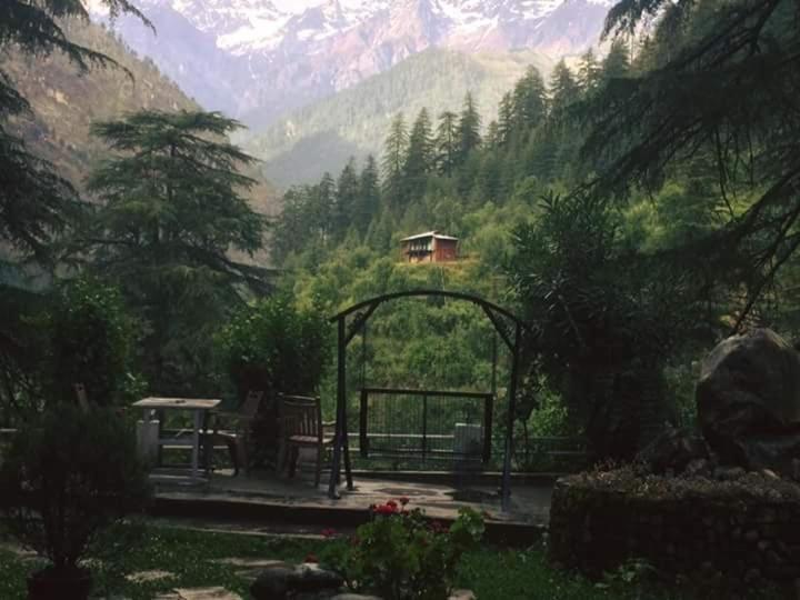 Hotel Deep Forest Kasol Esterno foto