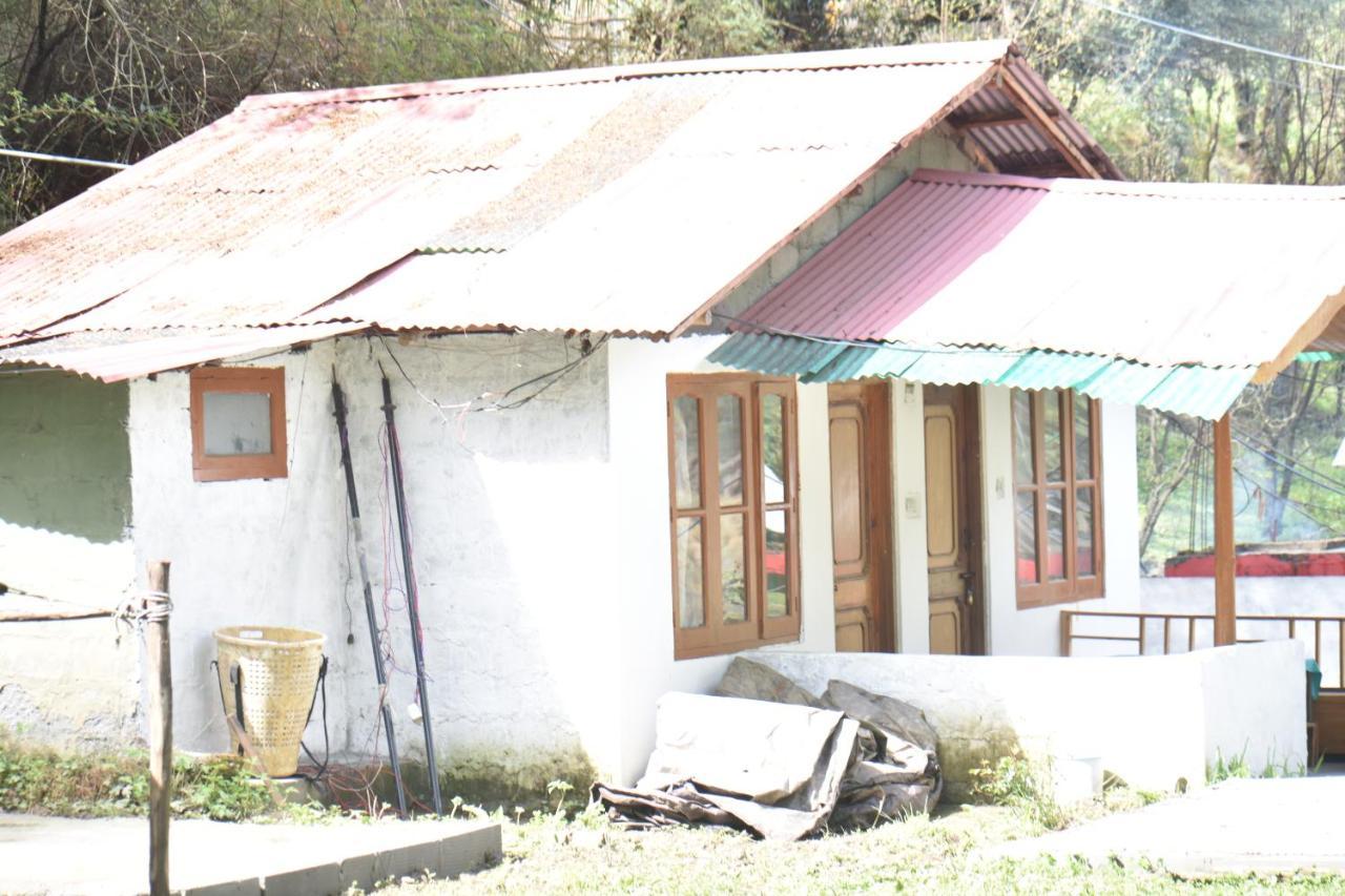 Hotel Deep Forest Kasol Esterno foto
